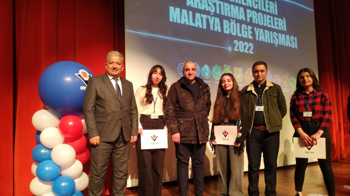 Okulumuz Niyazi Mısri Sosyal Bilimler Lisesi 53 .Tübitak liseler arası proje yarışmasında Sosyoloji dalında Bölge BİRİNCİSİ olarak Türkiye finallerine katılmayı hak kazanmıştır.